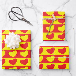 Feuille De Papier Cadeau Coeurs d'amour jaune rouge