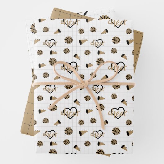 Feuille De Papier Cadeau Coeurs dorés, Pom Poms, Motif mégaphone (En situation)