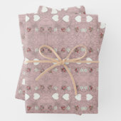 Feuille De Papier Cadeau Coeurs et fleurs (En situation)