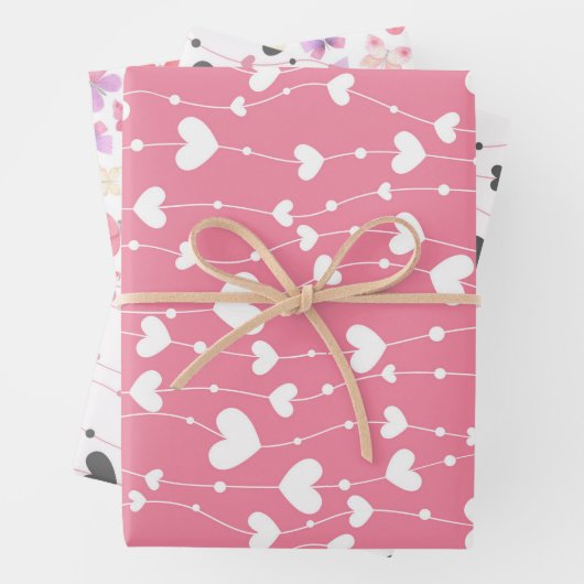 Feuille De Papier Cadeau Cœurs Papillons Rose Blanc Gris (En situation)