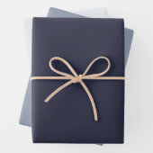 Feuille De Papier Cadeau Cool moderne Bleu Gris Solide Tons Simple Minimal (En situation)