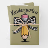 Feuille De Papier Cadeau Coquette Pencil Bow Kindergarten Teacher School (En situation)