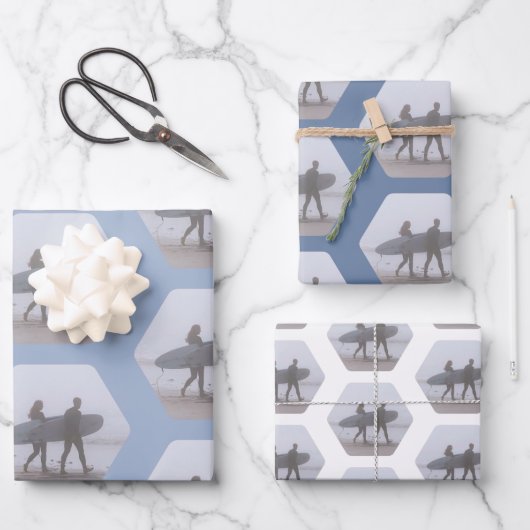 Feuille De Papier Cadeau Couple Surfer Minimal Dusty Blue (Recto)