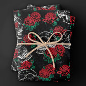 Feuille De Papier Cadeau Crânes et roses rouges | Grunge gothique moderne