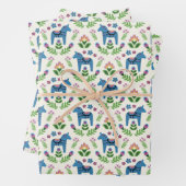 Feuille De Papier Cadeau Dala suédois Chevaux bleu (En situation)