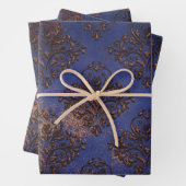 Feuille De Papier Cadeau Damas de cuivre sur bleu violet (En situation)