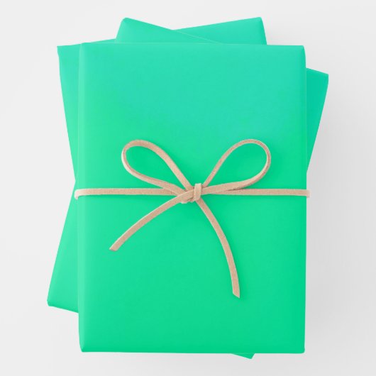 Feuille De Papier Cadeau Dégradé de vert de printemps  (En situation)