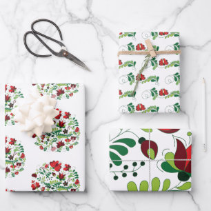 Feuille De Papier Cadeau Dessin floral folklorique peint à la main