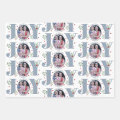 Feuille De Papier Cadeau Dusty bleu Joie et baies de Noël photo (Devant)