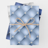 Feuille De Papier Cadeau Élégant Motifs bleus et diamants blancs touffés (En situation)