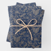 Feuille De Papier Cadeau Elegant Navy Blue and Gold Pattern (En situation)