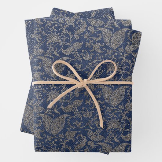 Feuille De Papier Cadeau Elegant Navy Blue and Gold Pattern (En situation)