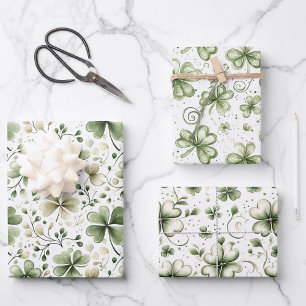 Feuille De Papier Cadeau Élégants motifs de trèfles verts à l'aquarelle