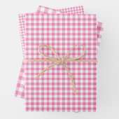 Feuille De Papier Cadeau En vichy classique Fuchsia (En situation)