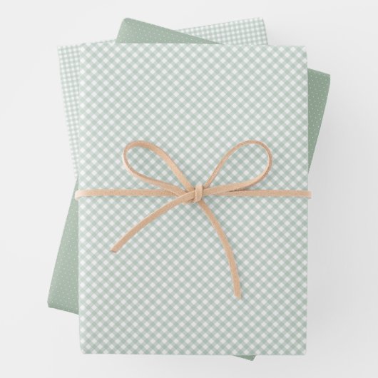 Feuille De Papier Cadeau En vichy vert sauge mignon et points simple classi (En situation)