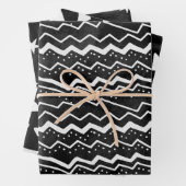 Feuille De Papier Cadeau Étoiles blanches délavées en gribouillis noir (En situation)