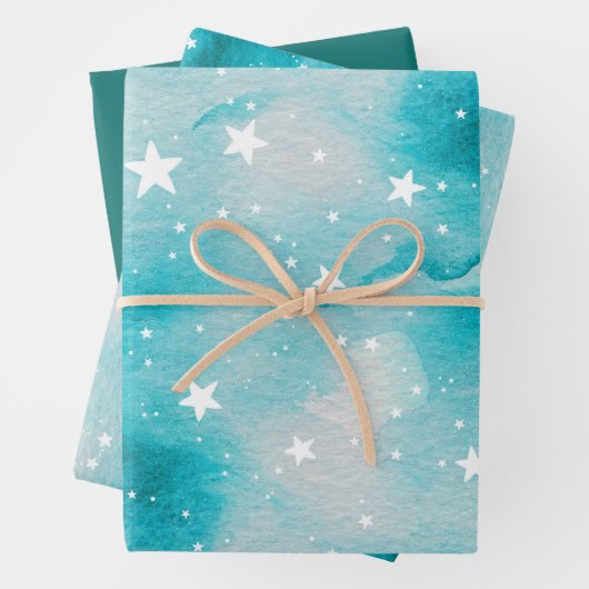 Feuille De Papier Cadeau Étoiles célestes turquoise sarcelle (En situation)