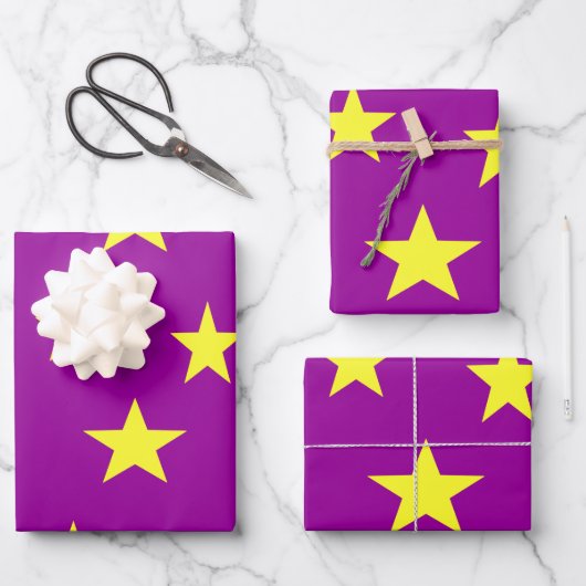 Feuille De Papier Cadeau étoiles jaunes sur violet (Recto)