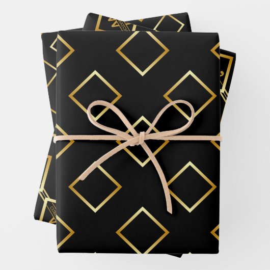 Feuille De Papier Cadeau FAUX Gold Geometric Pattern with Monogram on BLACK (En situation)