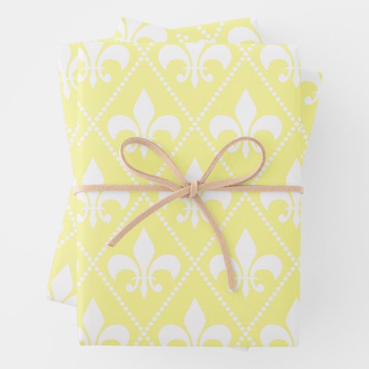 Feuille De Papier Cadeau Fleur de Lis (En situation)