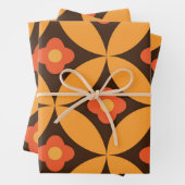 Feuille De Papier Cadeau Fleur rétro sur Mid Century Circles Orange (En situation)