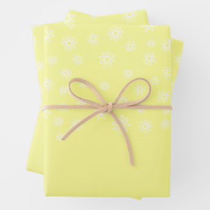 Feuille De Papier Cadeau Fleurs blanches sur Pastel Jaune