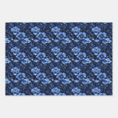 Feuille De Papier Cadeau Fleurs bleues sur noir (Devant)