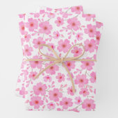 Feuille De Papier Cadeau Fleurs de cerisier rose Motif d'aquarelle (En situation)