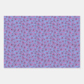 Feuille De Papier Cadeau Fleurs roses sur un arrière - plan bleu (Devant)