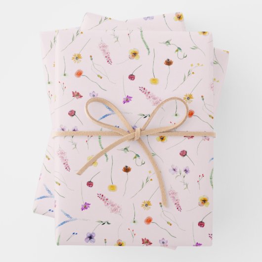 Feuille De Papier Cadeau Fleurs sauvages en rose (En situation)