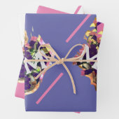 Feuille De Papier Cadeau Fleurs violettes et oiseaux (En situation)