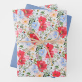 Feuille De Papier Cadeau Flores d'aquarelle bleu rouge (En situation)