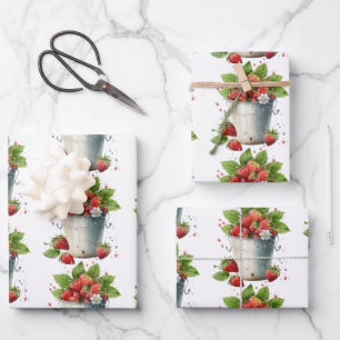 Feuille De Papier Cadeau Fraises dans un Motif à seau