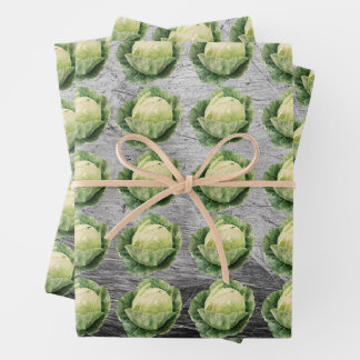 Feuille De Papier Cadeau Fresh Green Cabbage Pattern on Rustic Metal