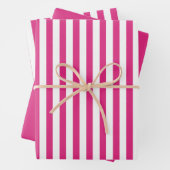 Feuille De Papier Cadeau Fuchsia White Stripes Motif géométrique (En situation)