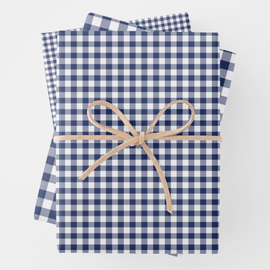 Feuille De Papier Cadeau Gingham Classique Bleu Nuit (En situation)