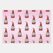 Feuille De Papier Cadeau Gnome en costume rouge (Devant 2)