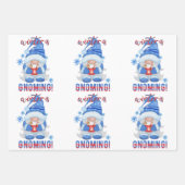 Feuille De Papier Cadeau Gnomes bleu, blanc et rouge d'hiver (Devant)