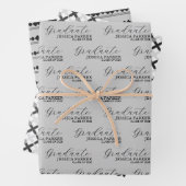 Feuille De Papier Cadeau Gris Grad Nom Script Moderne (En situation)