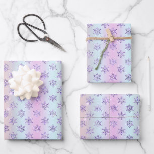 Feuille De Papier Cadeau Illustration des flocons de neige violet d'hiver