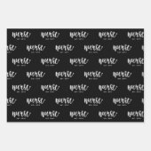 Feuille De Papier Cadeau Infirmière sur mesure Typographie Est Infirmière d (Devant)