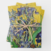 Feuille De Papier Cadeau Irises de Van Gogh (En situation)
