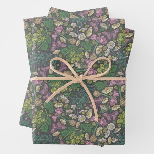 Feuille De Papier Cadeau Jardin de marguerites blanches victoriennes et de (En situation)