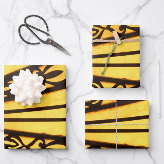 Feuille De Papier Cadeau Jaune et Noir (Recto)