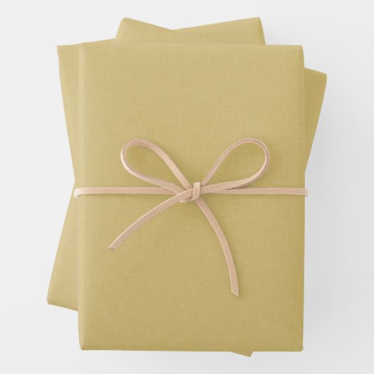 Feuille De Papier Cadeau Joli effet simple chambray jaune beurre (En situation)