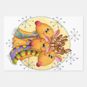 Feuille De Papier Cadeau Jolis rennes de Noël portant des écharpes avec des (Devant 2)