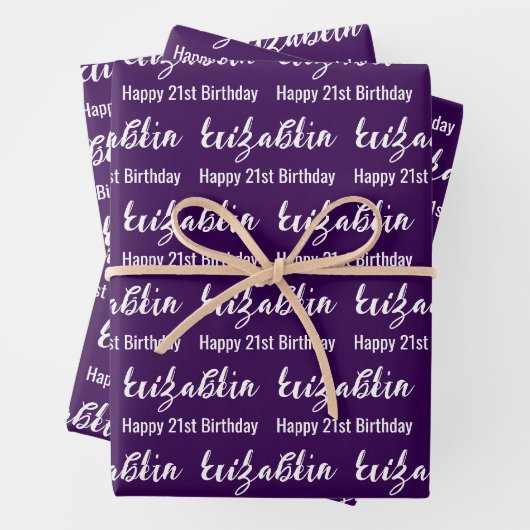 Feuille De Papier Cadeau Joyeux 21e Anniversaire Script Nom Violet Foncé Bl (En situation)