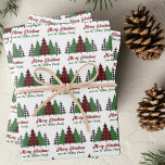 Feuille De Papier Cadeau Joyeux sapins rouges rustiques Customisés<br><div class="desc">Ces feuilles de papier d'emballage de vacances rustiques personnalisées présentent des plaids rouges branchés et des arbres de Noël verts au-dessus de votre message Joyeux Noël et Bonne Année. Un look personnalisé et traditionnel qui est actuellement de nouveau dans le style, cette enveloppe cadeau festif est parfait pour une famille...</div>