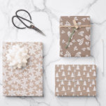 Feuille De Papier Cadeau Kraft Country Christmas Designs Blanc<br><div class="desc">Faux kraft des motifs de Noël de campagne en blanc. Flocon de neige,  saint et sapin de Noël.</div>