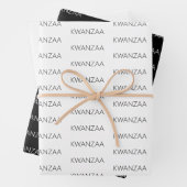 Feuille De Papier Cadeau Kwanzaa noir et blanc moderne (En situation)